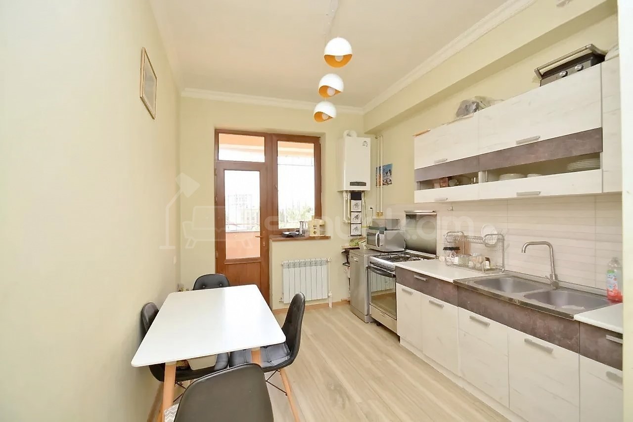 3 Սենյականոց Բնակարան Նորակառույցում, 95քմ, 5/15 հարկ, Կապիտալ Վերանորոգված