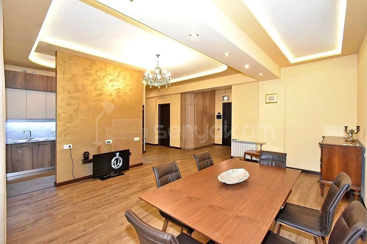 4 Սենյականոց Բնակարան Նորակառույցում, 115քմ, 13/18 հարկ, Կապիտալ Վերանորոգված