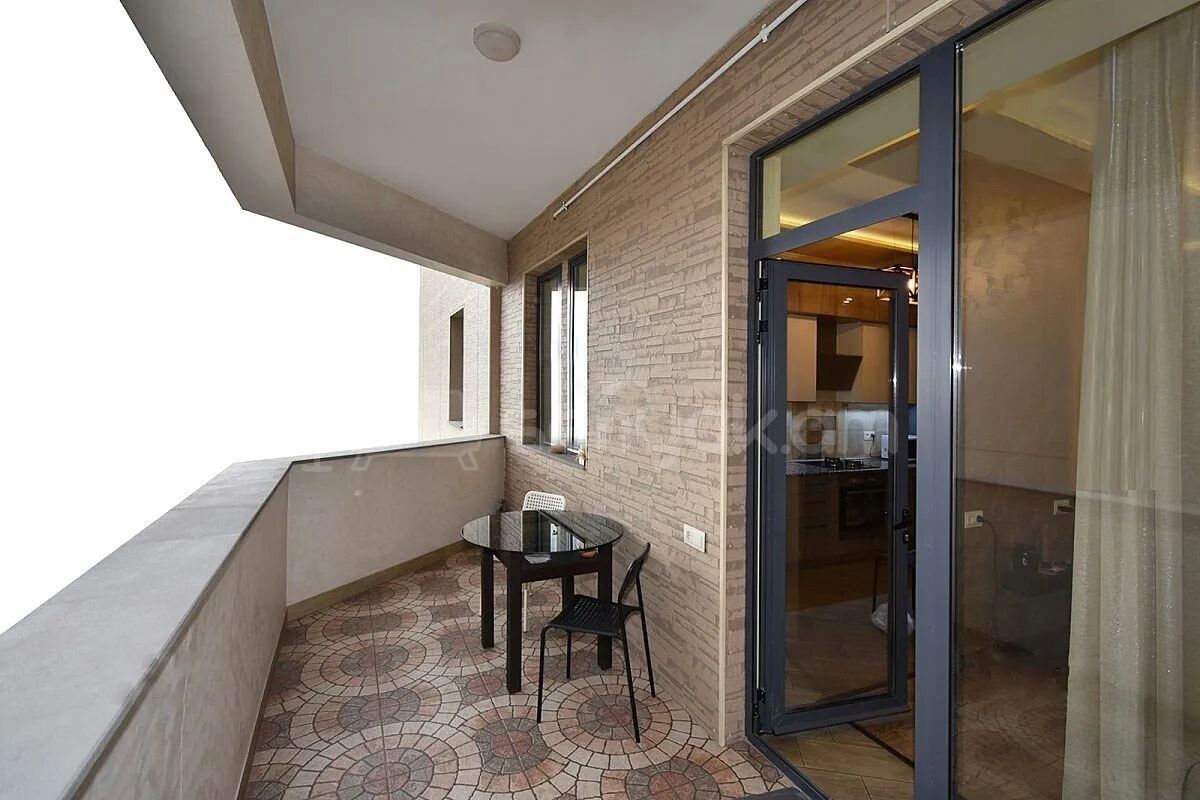 4 Սենյականոց Բնակարան Նորակառույցում, 115քմ, 13/18 հարկ, Կապիտալ Վերանորոգված