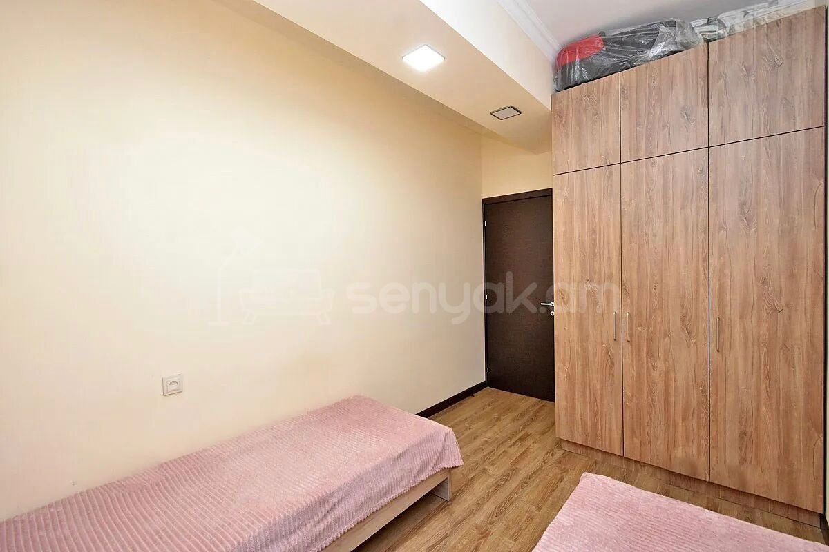 4 Սենյականոց Բնակարան Նորակառույցում, 115քմ, 13/18 հարկ, Կապիտալ Վերանորոգված