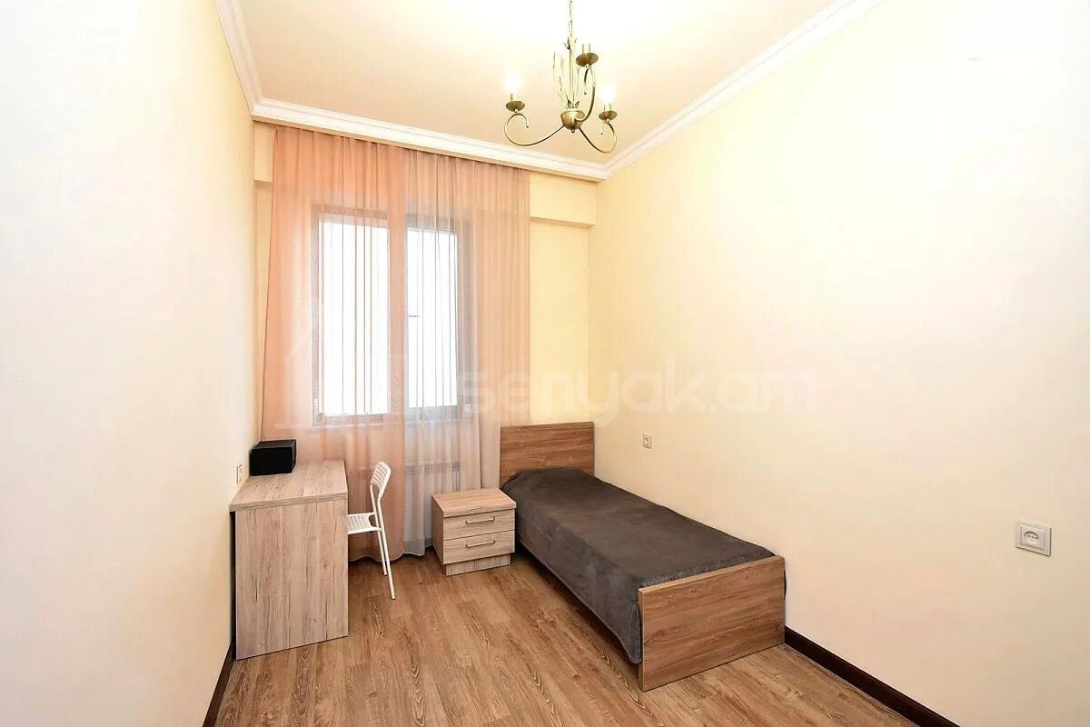 4 Սենյականոց Բնակարան Նորակառույցում, 115քմ, 13/18 հարկ, Կապիտալ Վերանորոգված