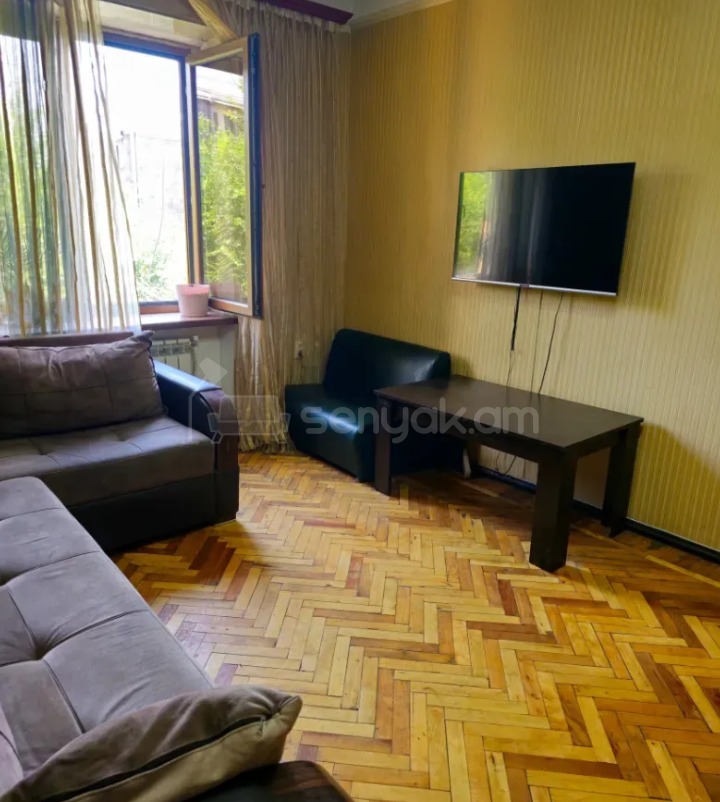 3 Սենյականոց Բնակարան Քարե Շենքում, 78քմ, 3/5 հարկ, Կապիտալ Վերանորոգված