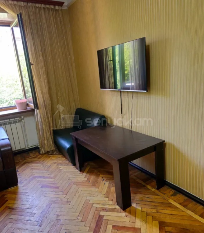 3 Սենյականոց Բնակարան Քարե Շենքում, 78քմ, 3/5 հարկ, Կապիտալ Վերանորոգված