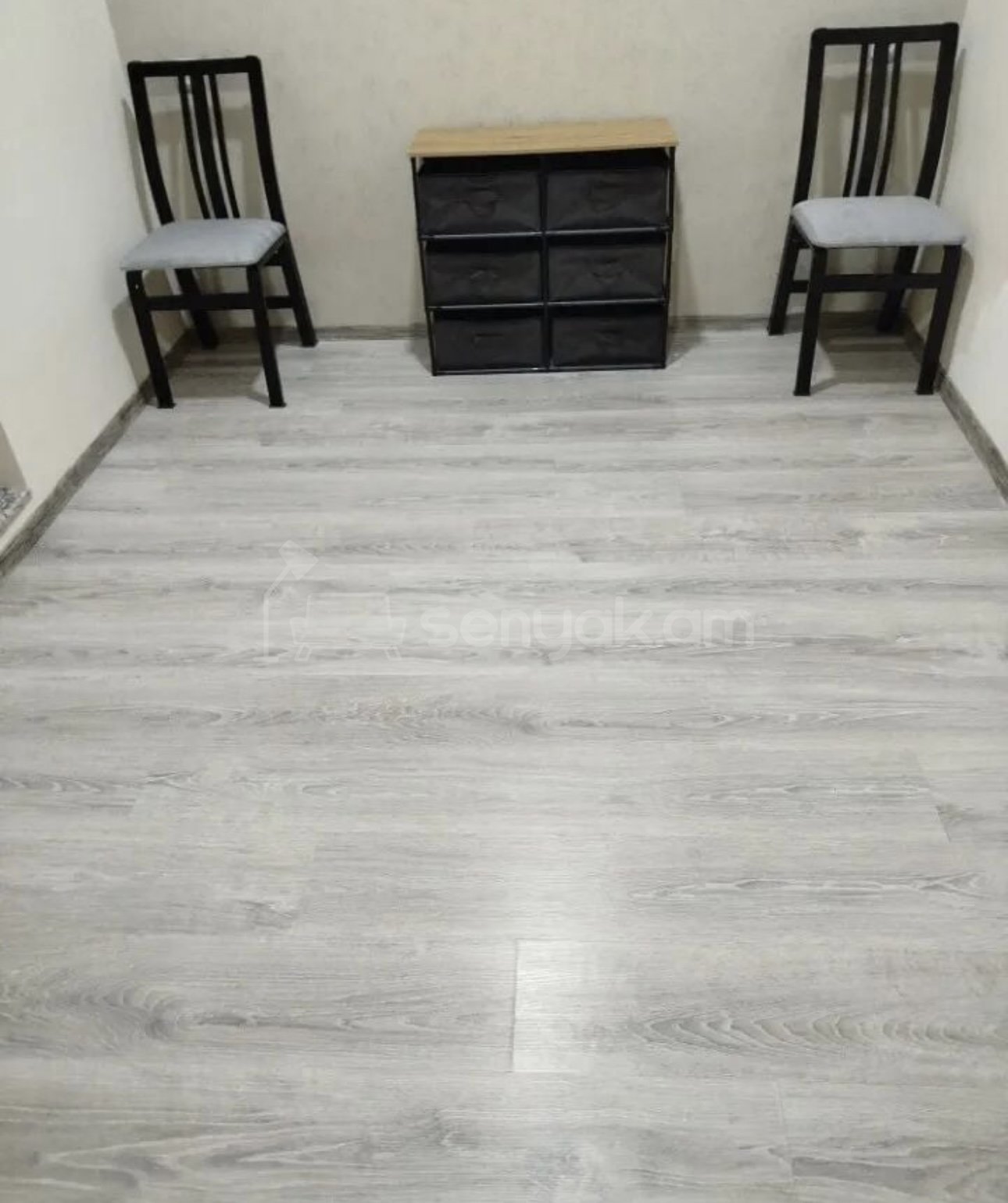 2 Սենյականոց Բնակարան Քարե Շենքում, 55քմ, 5/5 հարկ, Նորմալ Վիճակում, Կահավորված, Արևկող