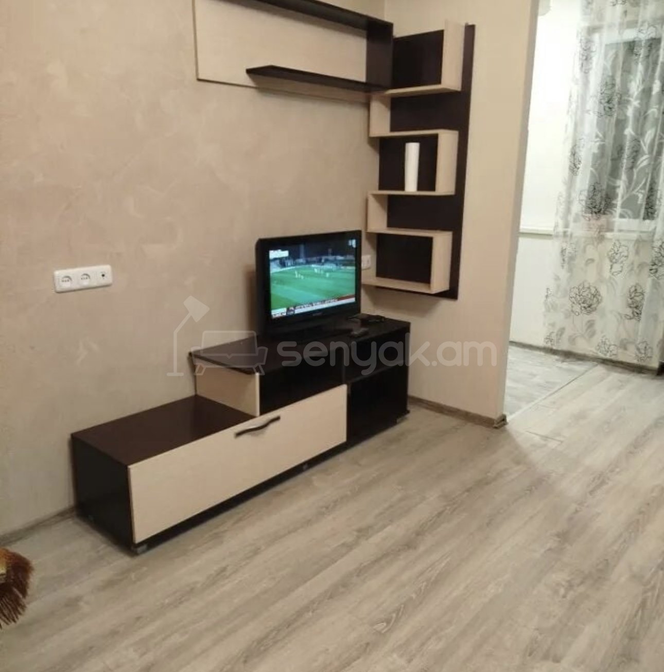 2 Սենյականոց Բնակարան Քարե Շենքում, 55քմ, 5/5 հարկ, Նորմալ Վիճակում, Կահավորված, Արևկող