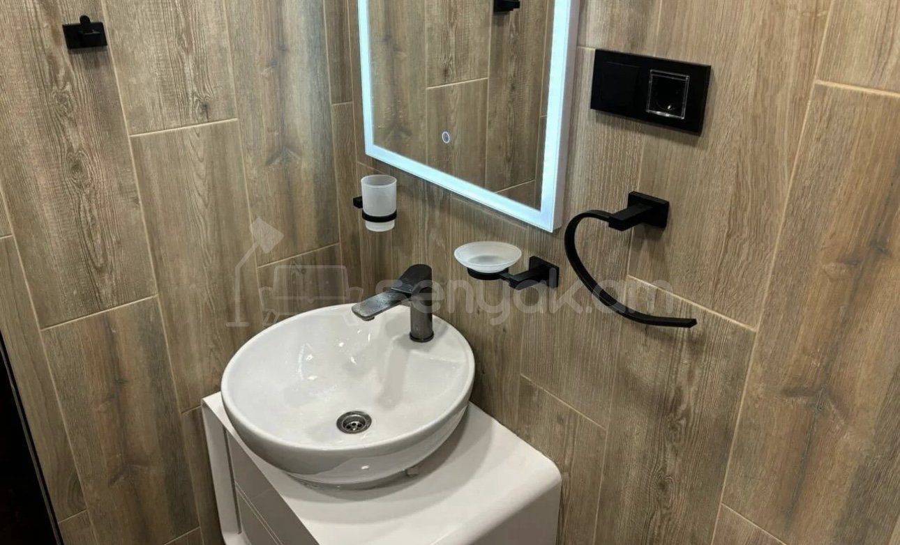 3 Սենյականոց Բնակարան Քարե Շենքում, 89քմ, 5/5 հարկ, Դիզայներական Վերանորոգված, Կահավորված, Արևկող