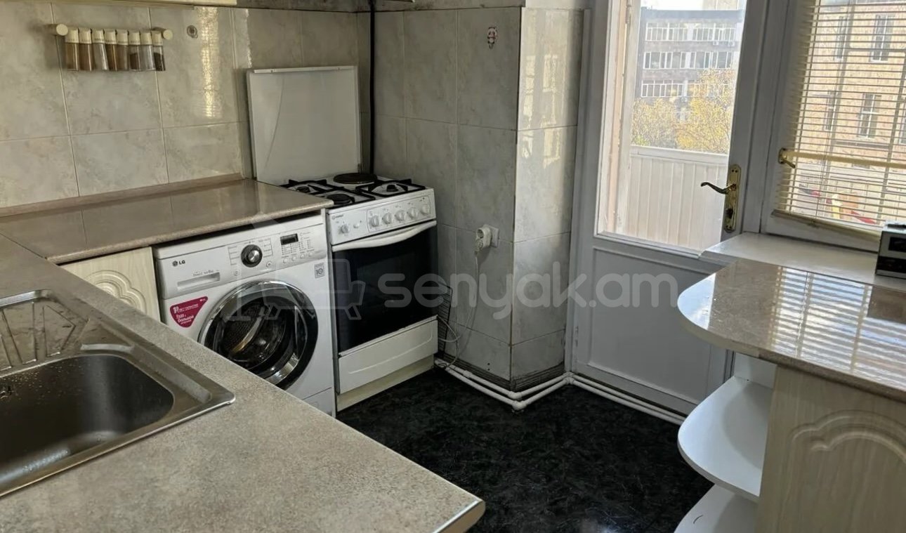 3 Սենյականոց Բնակարան Քարե Շենքում, 89քմ, 5/5 հարկ, Դիզայներական Վերանորոգված, Կահավորված, Արևկող