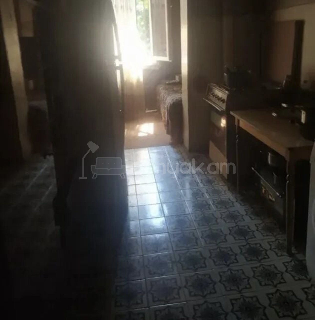 3 Սենյականոց Բնակարան, 80քմ, 1/9 հարկ, Նորմալ Վիճակում, Մասամբ Կահավորված