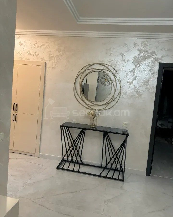 2 Սենյականոց Բնակարան Քարե Շենքում, 60քմ, 2/5 հարկ, Կապիտալ Վերանորոգված