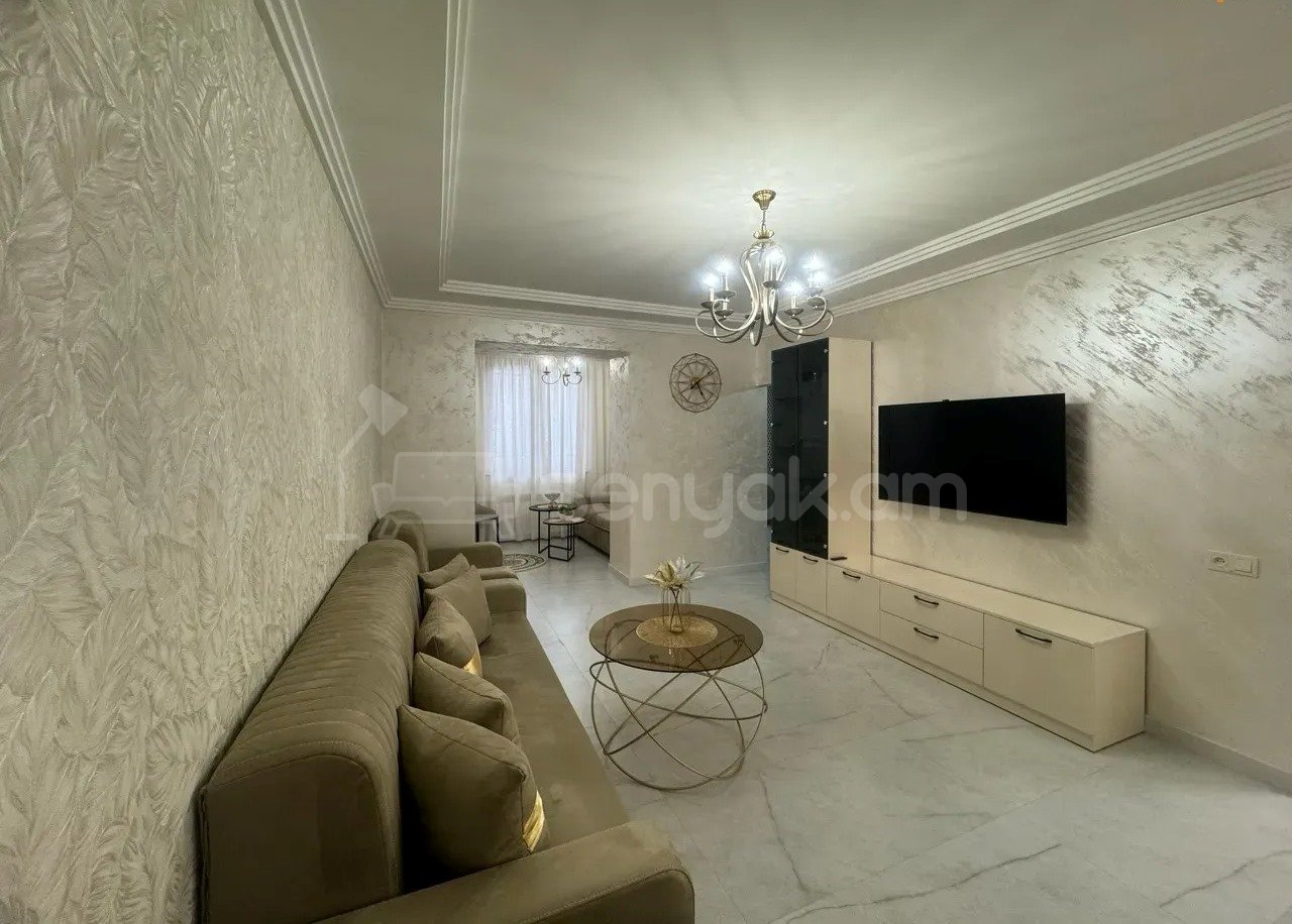 2 Սենյականոց Բնակարան Քարե Շենքում, 60քմ, 2/5 հարկ, Կապիտալ Վերանորոգված