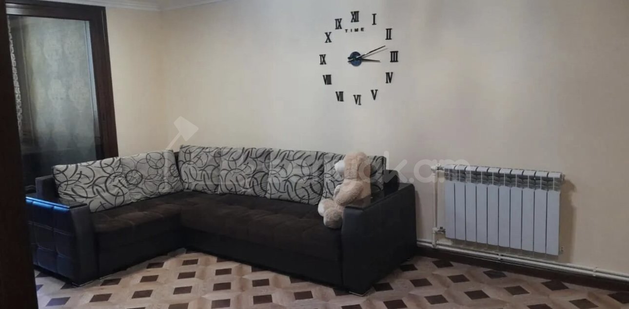 3 Սենյականոց Բնակարան Քարե Շենքում, 65քմ, 3/5 հարկ, Դիզայներական Վերանորոգված, Կահավորված