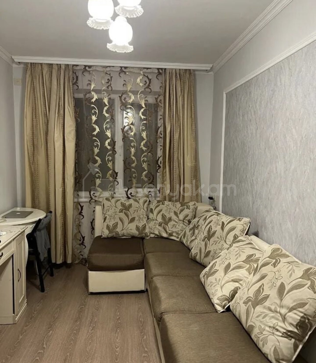 1 Սենյականոց Բնակարան, 37քմ, 4/5 հարկ, Դիզայներական Վերանորոգված, Կահավորված, Արևկող