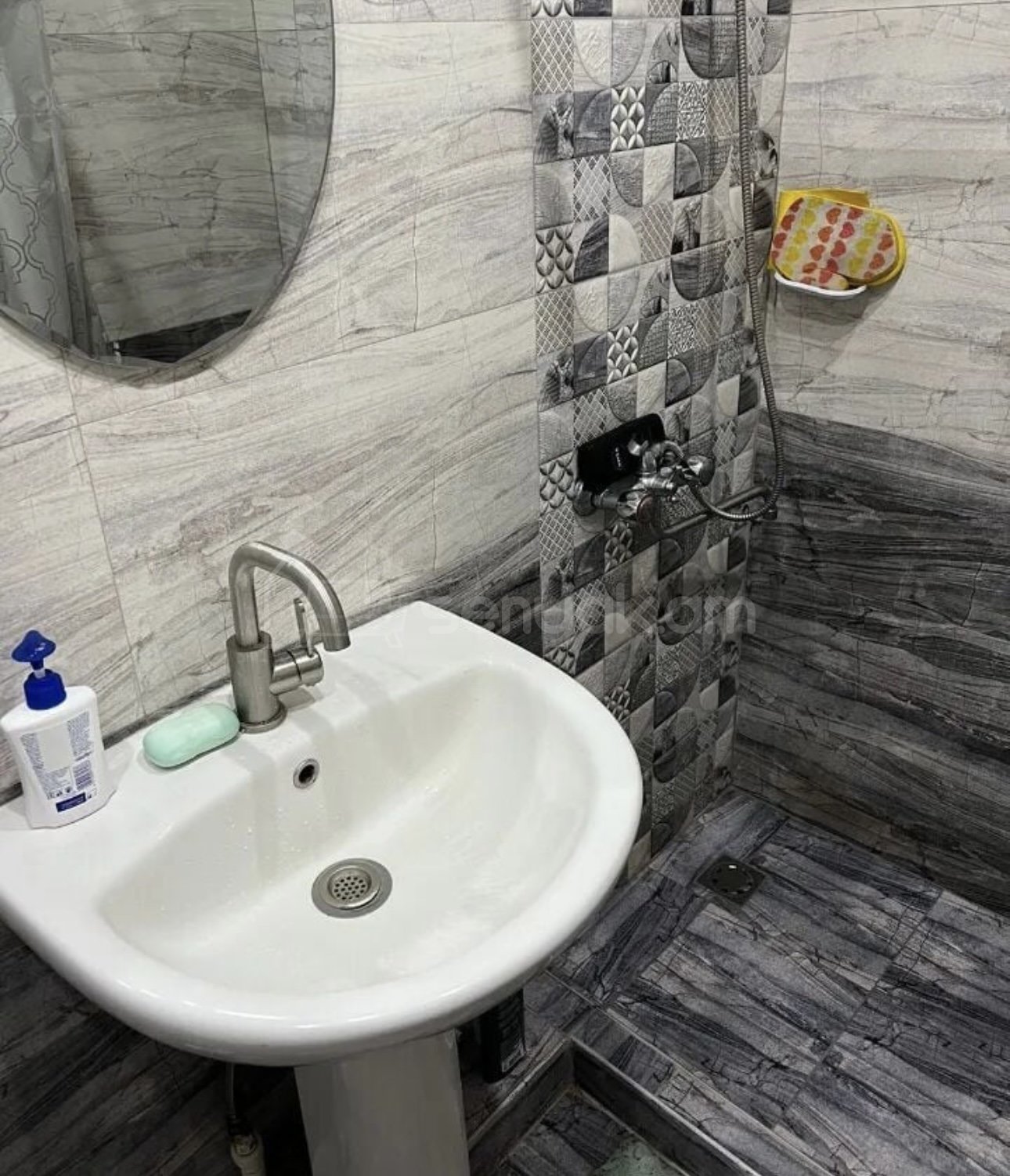 1 Սենյականոց Բնակարան, 37քմ, 4/5 հարկ, Դիզայներական Վերանորոգված, Կահավորված, Արևկող