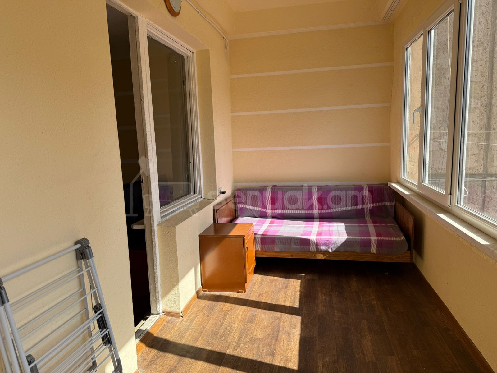 3 Սենյականոց Բնակարան, 90քմ, 2/9 հարկ, Նորմալ Վիճակում, Կահավորված