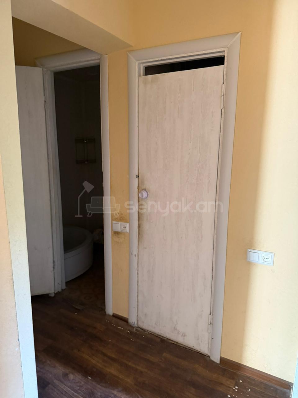 3 Սենյականոց Բնակարան, 90քմ, 2/9 հարկ, Նորմալ Վիճակում, Կահավորված