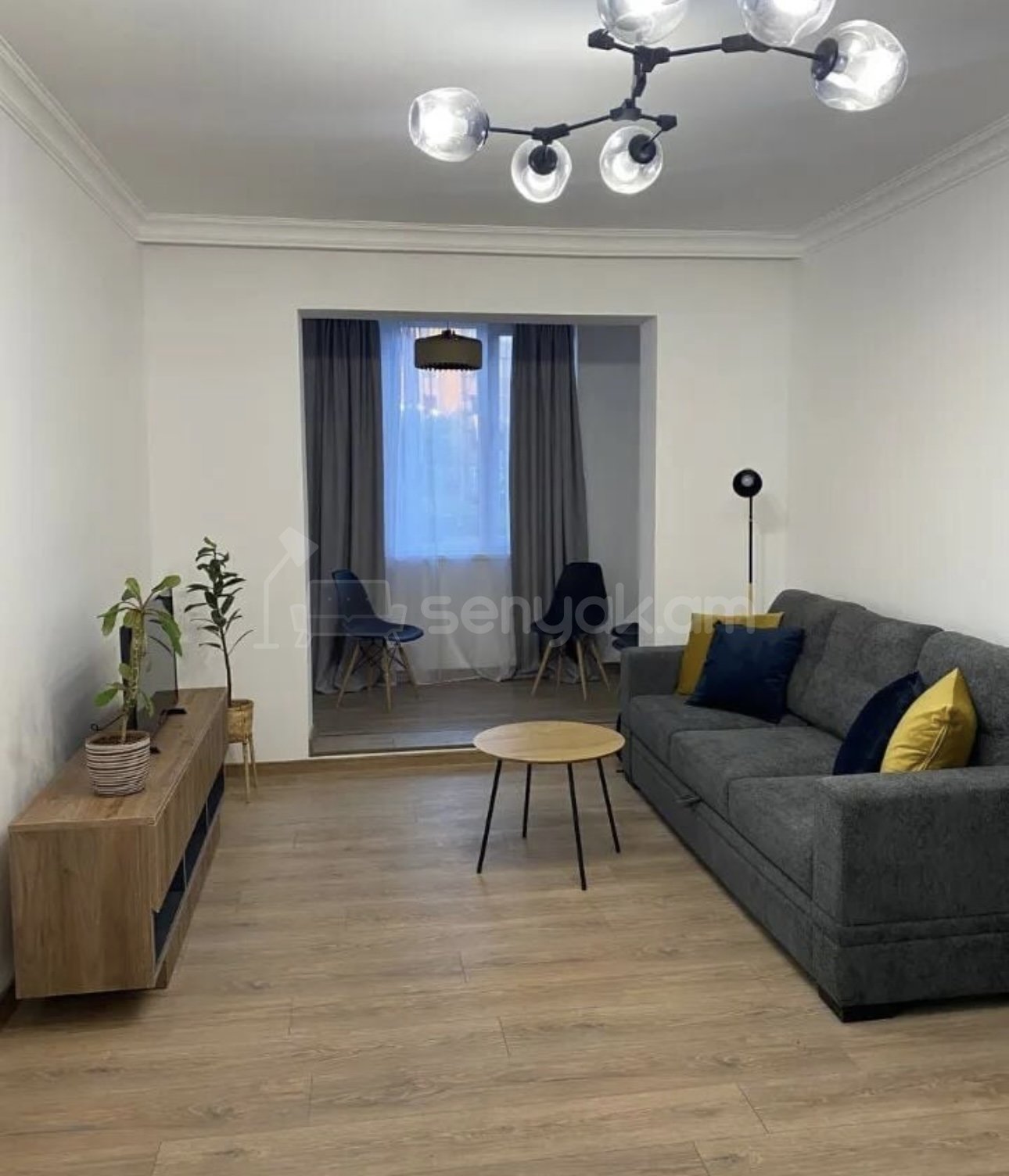 1 Սենյականոց Բնակարան, 50քմ, 4/5 հարկ, Դիզայներական Վերանորոգված, Կահավորված