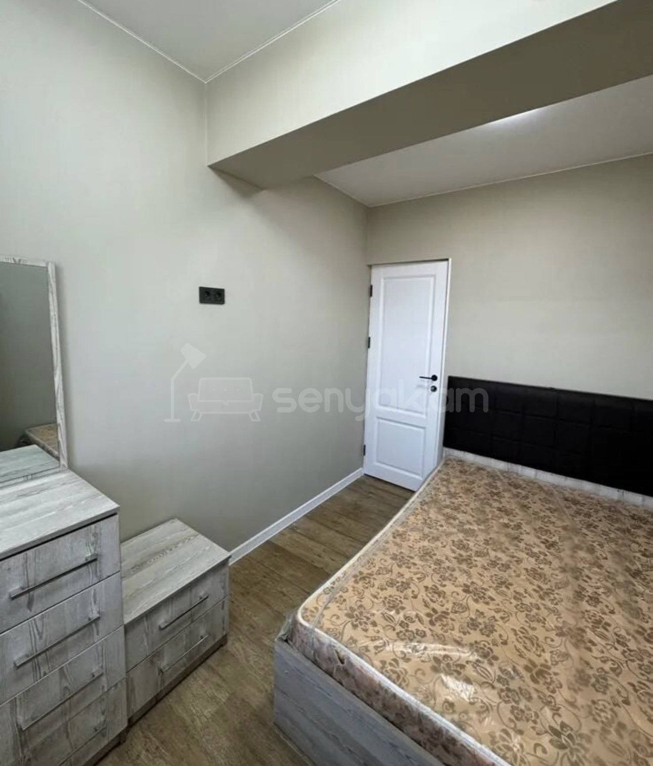 2 Սենյականոց Բնակարան Քարե Շենքում, 55քմ, 5/5 հարկ, Դիզայներական Վերանորոգված, Կահավորված, Արևկող