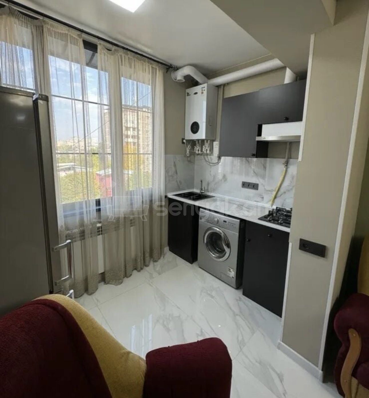 2 Սենյականոց Բնակարան Քարե Շենքում, 55քմ, 5/5 հարկ, Դիզայներական Վերանորոգված, Կահավորված, Արևկող