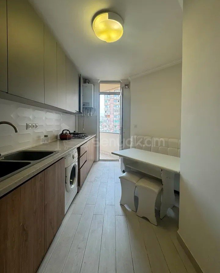 3 Սենյականոց Բնակարան, 90քմ, 9/10 հարկ, Կապիտալ Վերանորոգված