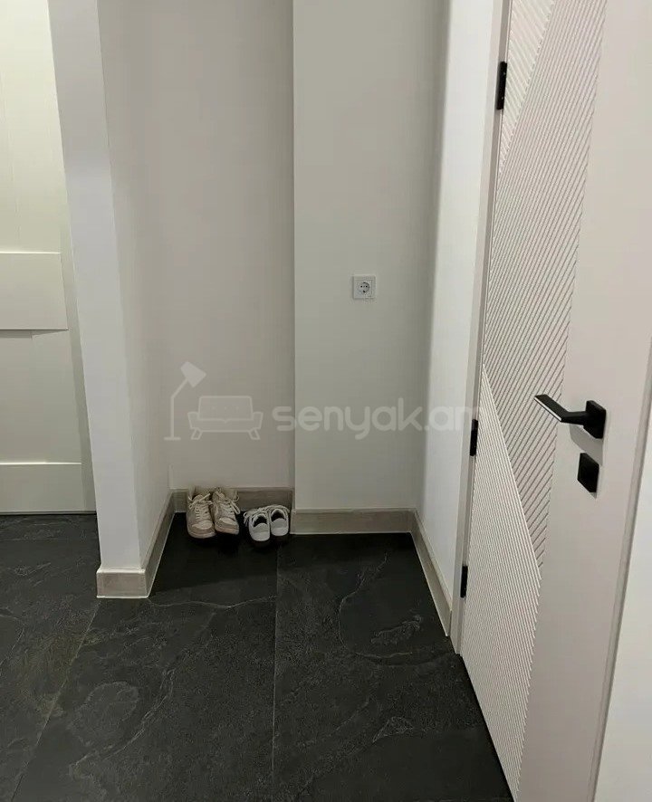 2 Սենյականոց Բնակարան Նորակառույցում, 42քմ, 2/7 հարկ, Կապիտալ Վերանորոգված