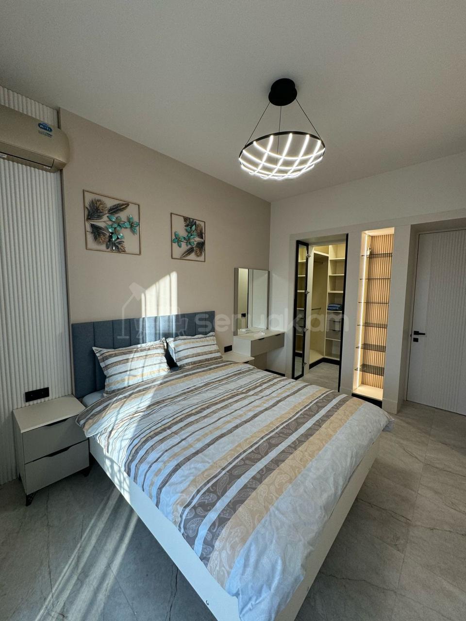 2 Սենյականոց Բնակարան Քարե Շենքում, 55քմ, 4/5 հարկ, Դիզայներական Վերանորոգված