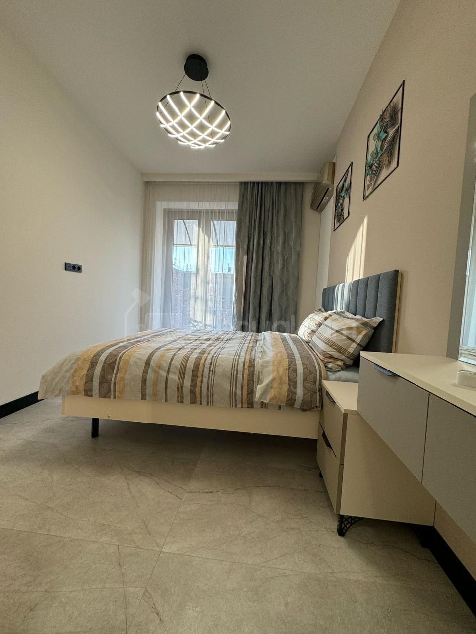 2 Սենյականոց Բնակարան Քարե Շենքում, 55քմ, 4/5 հարկ, Դիզայներական Վերանորոգված