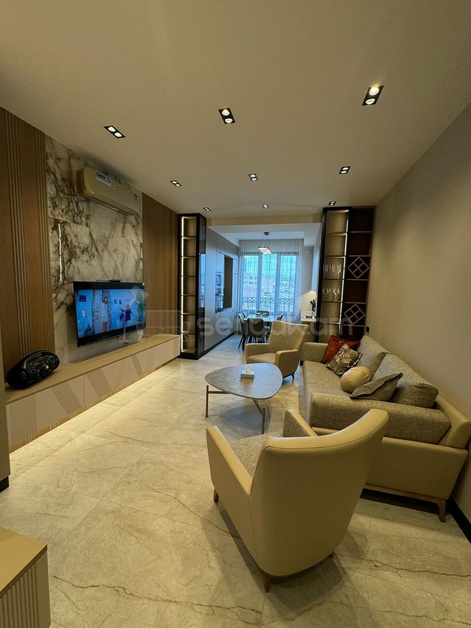 2 Սենյականոց Բնակարան Քարե Շենքում, 55քմ, 4/5 հարկ, Դիզայներական Վերանորոգված