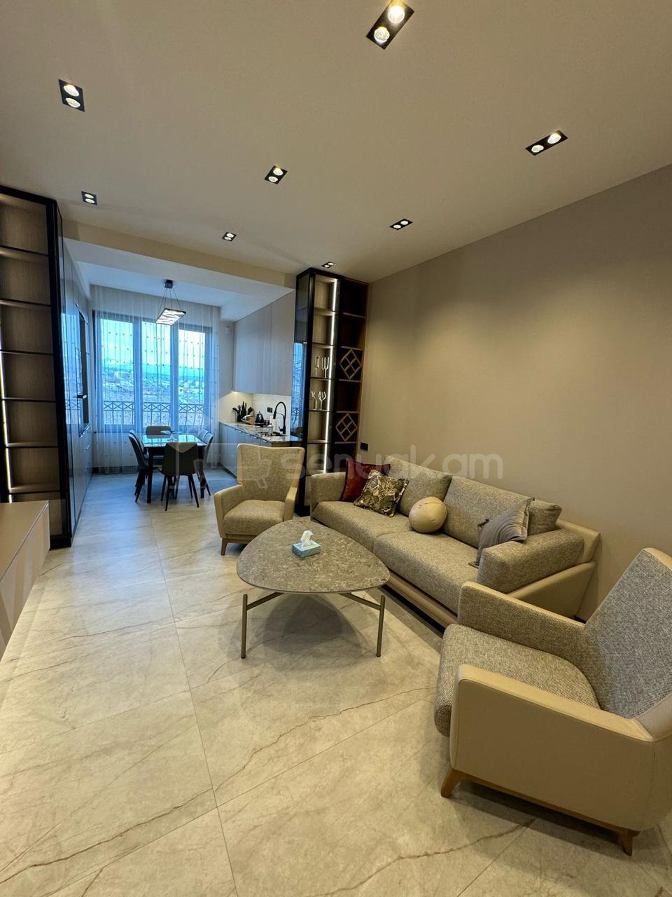 2 Սենյականոց Բնակարան Քարե Շենքում, 55քմ, 4/5 հարկ, Դիզայներական Վերանորոգված