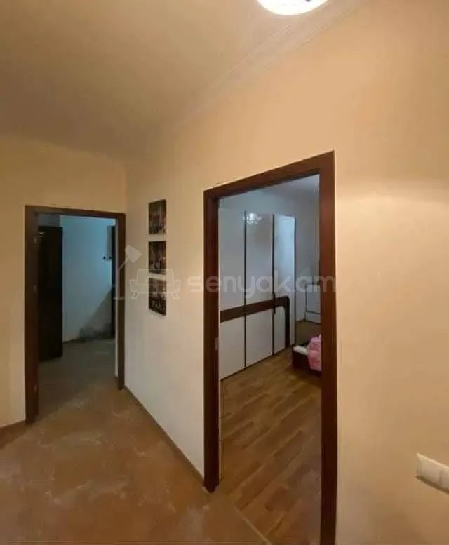 4 Սենյականոց Բնակարան, 115քմ, 3/10 հարկ, Պետական Վիճակում