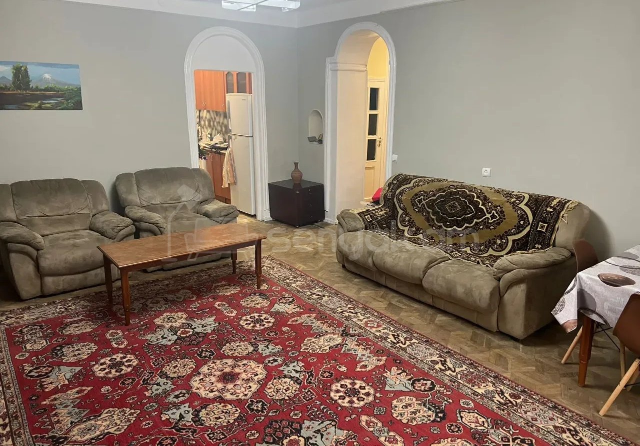 3 Սենյականոց Բնակարան Քարե Շենքում, 100քմ, 1/3 հարկ, Կոսմետիկ Վերանորոգված, Կահավորված