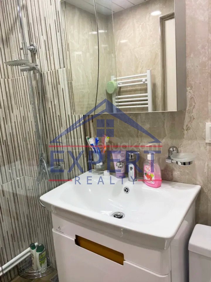 2 Սենյականոց Բնակարան Քարե Շենքում, 45քմ, 3/5 հարկ, Կապիտալ Վերանորոգված, Կահավորված, Արևկող