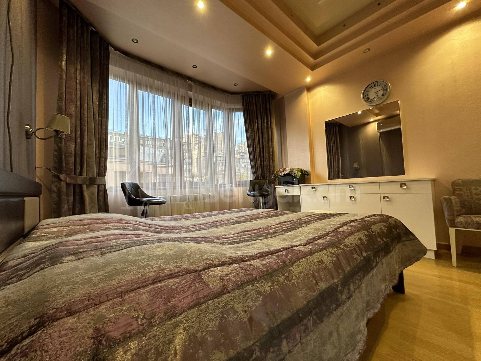 4 Սենյականոց Բնակարան Նորակառույցում, 124քմ, 3/8 հարկ, Կապիտալ Վերանորոգված, Կահավորված, Արևկող