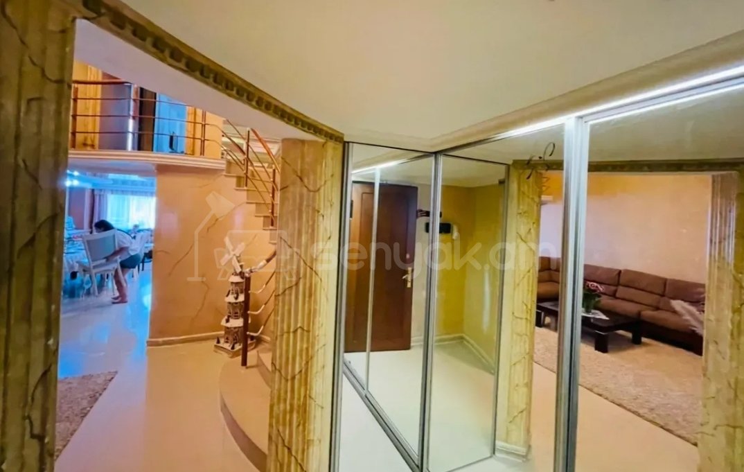 4 Սենյականոց Բնակարան Քարե Շենքում, 108քմ, 2/6 հարկ, Կապիտալ Վերանորոգված, Կահավորված, Արևկող