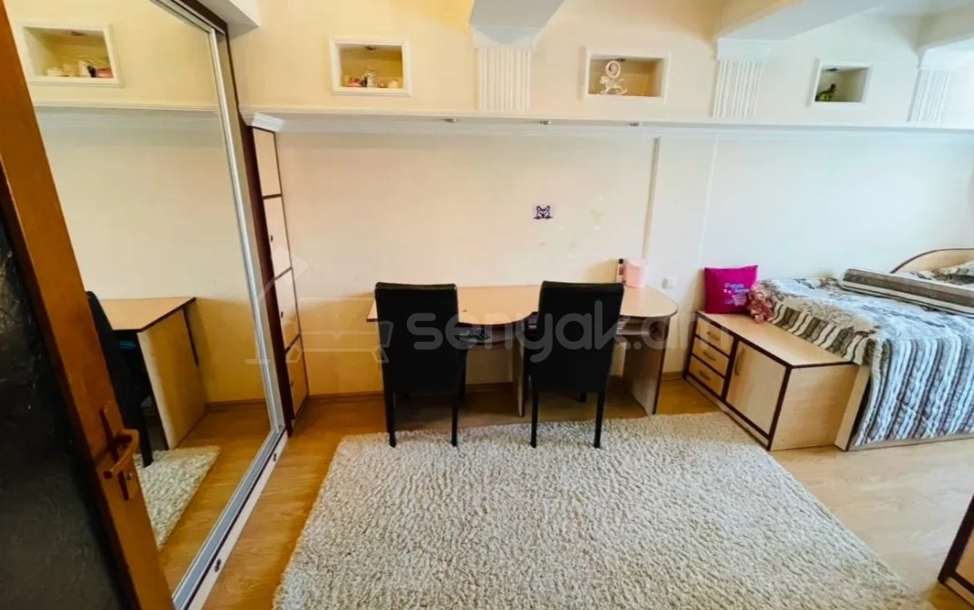 4 Սենյականոց Բնակարան Քարե Շենքում, 108քմ, 2/6 հարկ, Կապիտալ Վերանորոգված, Կահավորված, Արևկող