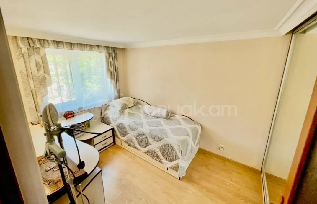 4 Սենյականոց Բնակարան Քարե Շենքում, 108քմ, 2/6 հարկ, Կապիտալ Վերանորոգված, Կահավորված, Արևկող