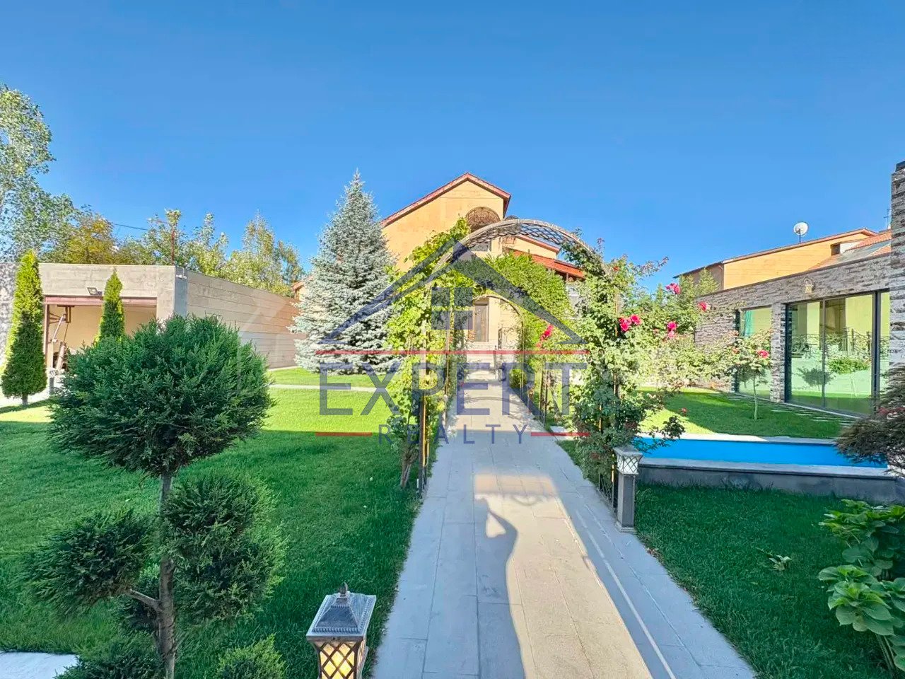 5 Սենյականոց Սեփական Տուն, 500քմ, Դիզայներական Վերանորոգված, Կահավորված, Ավտոտնակով
