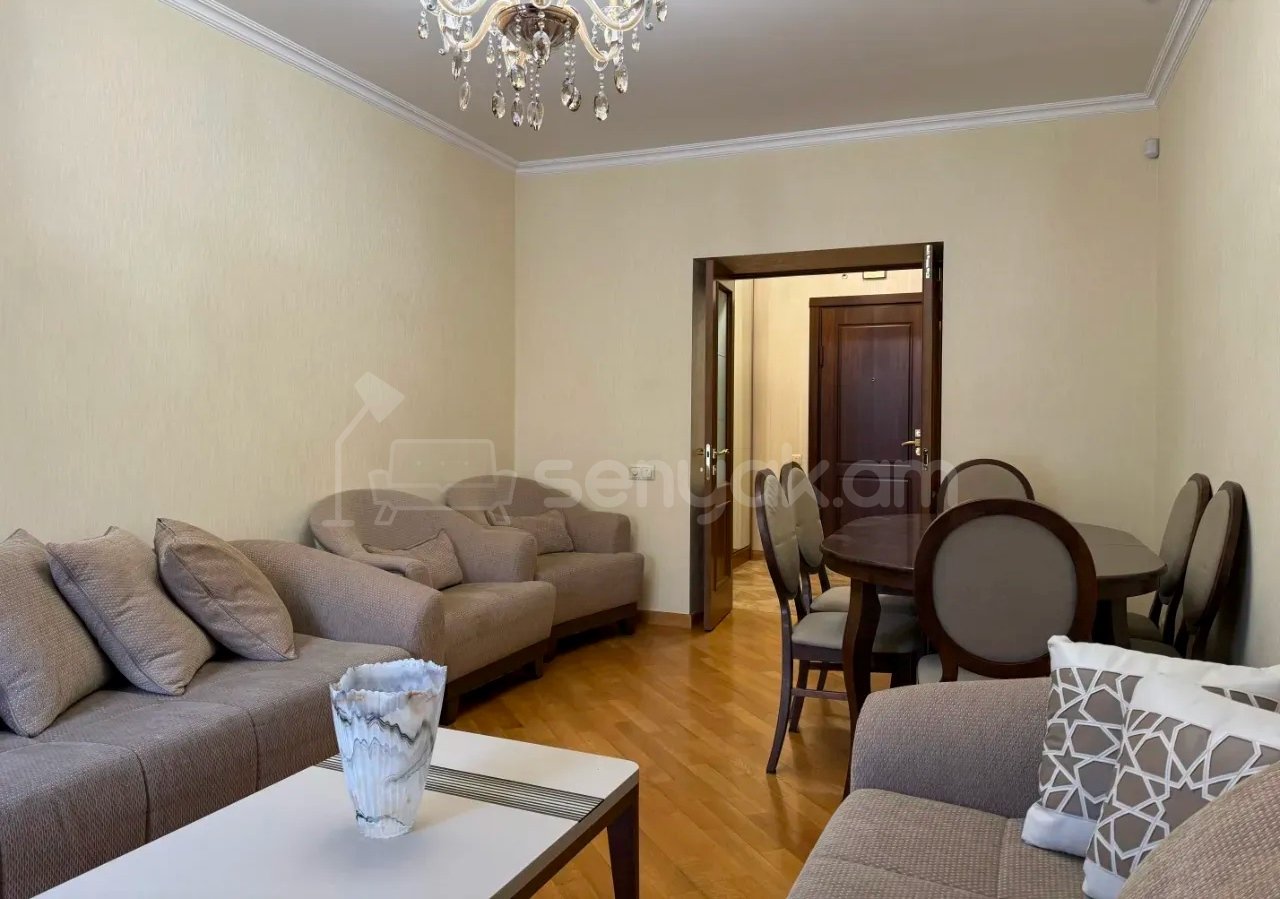 2 Սենյականոց Բնակարան Քարե Շենքում, 60քմ, 3/5 հարկ, Կապիտալ Վերանորոգված