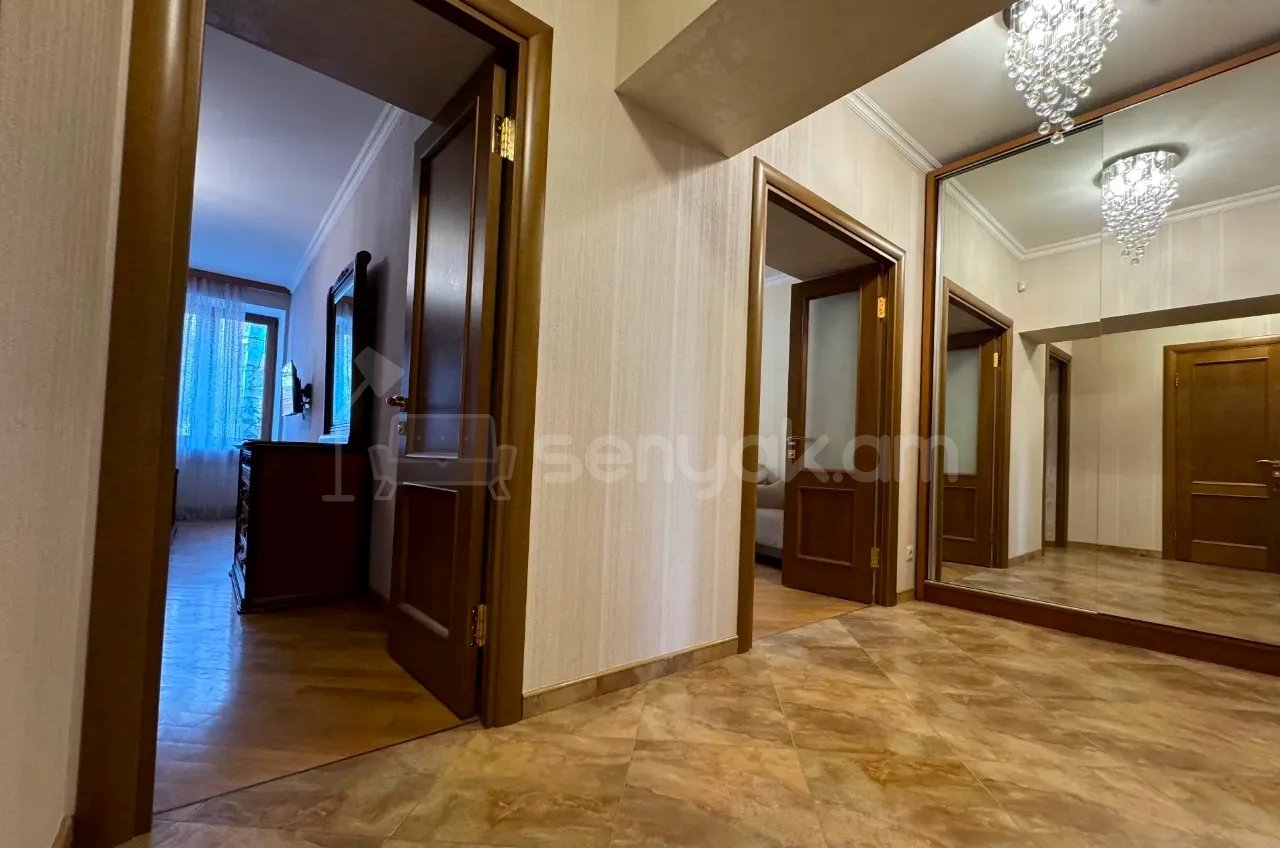 2 Սենյականոց Բնակարան Քարե Շենքում, 60քմ, 3/5 հարկ, Կապիտալ Վերանորոգված