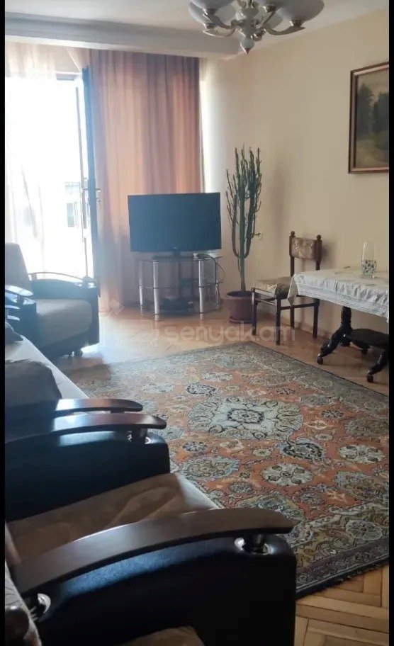 2 Սենյականոց Բնակարան Քարե Շենքում, 70քմ, 5/7 հարկ, Կապիտալ Վերանորոգված