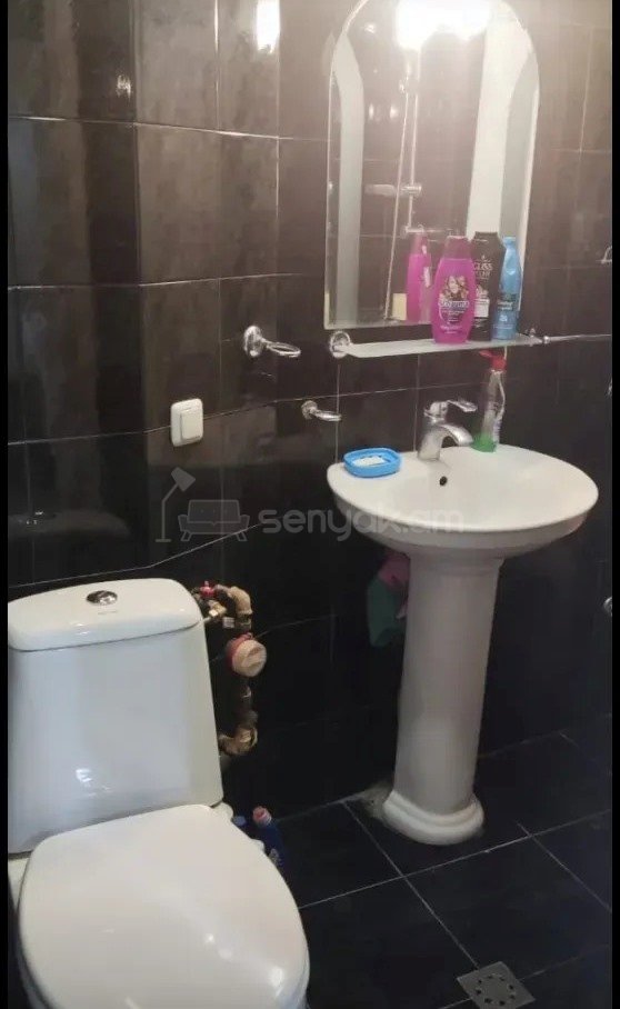 2 Սենյականոց Բնակարան Քարե Շենքում, 70քմ, 5/7 հարկ, Կապիտալ Վերանորոգված