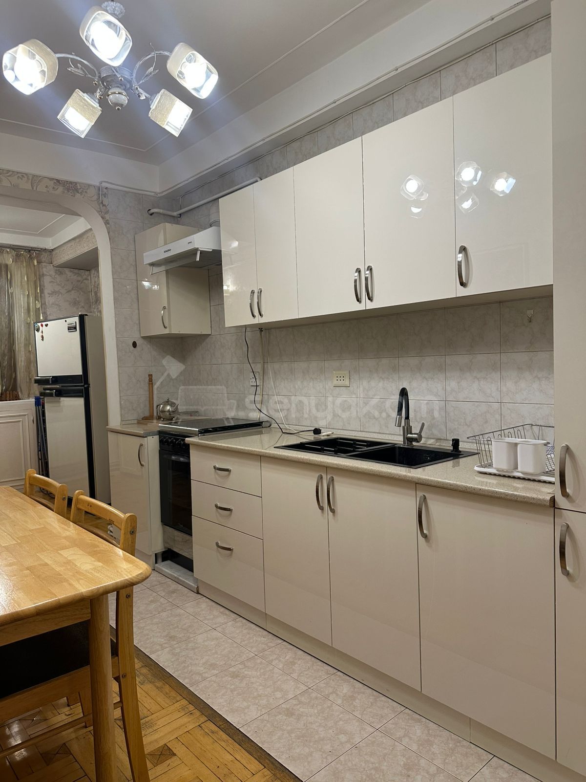 3 Սենյականոց Բնակարան, 110քմ, 14/16 հարկ, Կապիտալ Վերանորոգված, Կահավորված, Արևկող