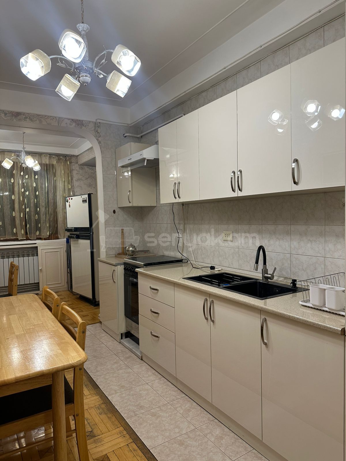 3 Սենյականոց Բնակարան, 110քմ, 14/16 հարկ, Կապիտալ Վերանորոգված, Կահավորված, Արևկող