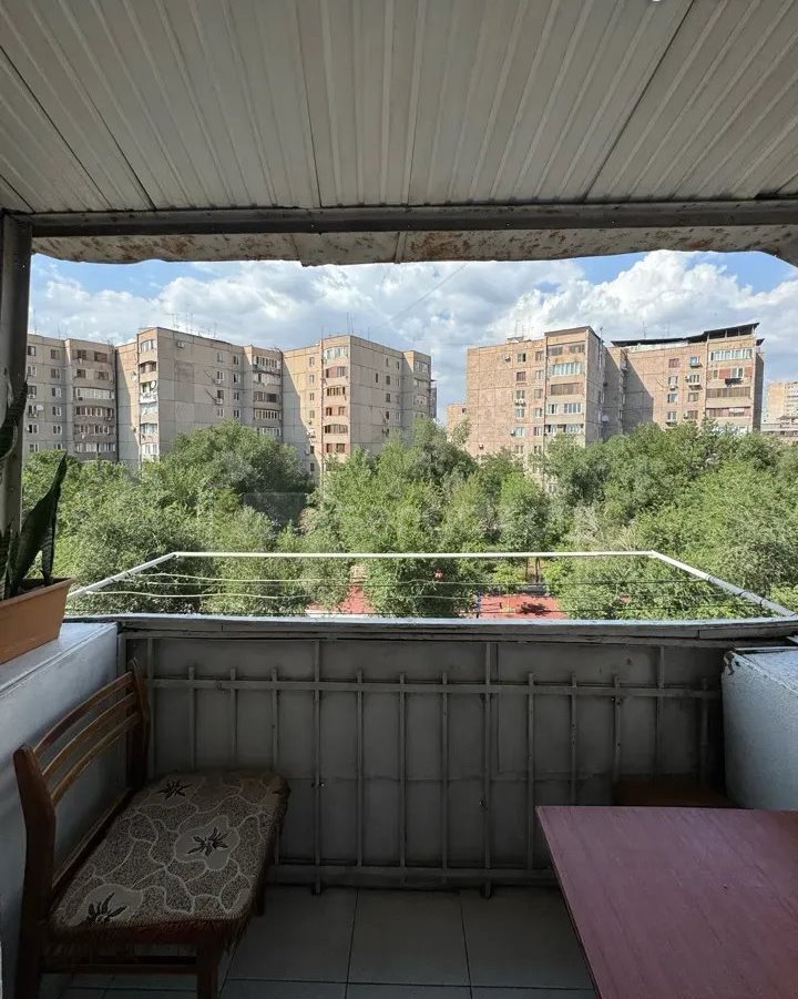 1 Սենյականոց Բնակարան Քարե Շենքում, 31քմ, 5/5 հարկ, Նորմալ Վիճակում