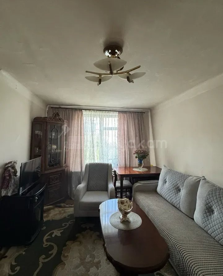 1 Սենյականոց Բնակարան Քարե Շենքում, 31քմ, 5/5 հարկ, Նորմալ Վիճակում