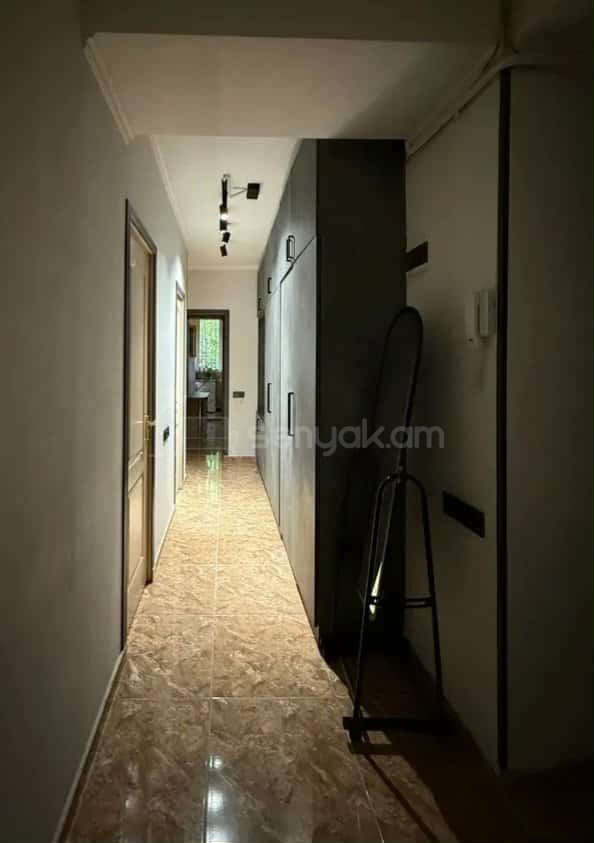 2 Սենյականոց Բնակարան Քարե Շենքում, 64քմ, 1/5 հարկ, Կապիտալ Վերանորոգված