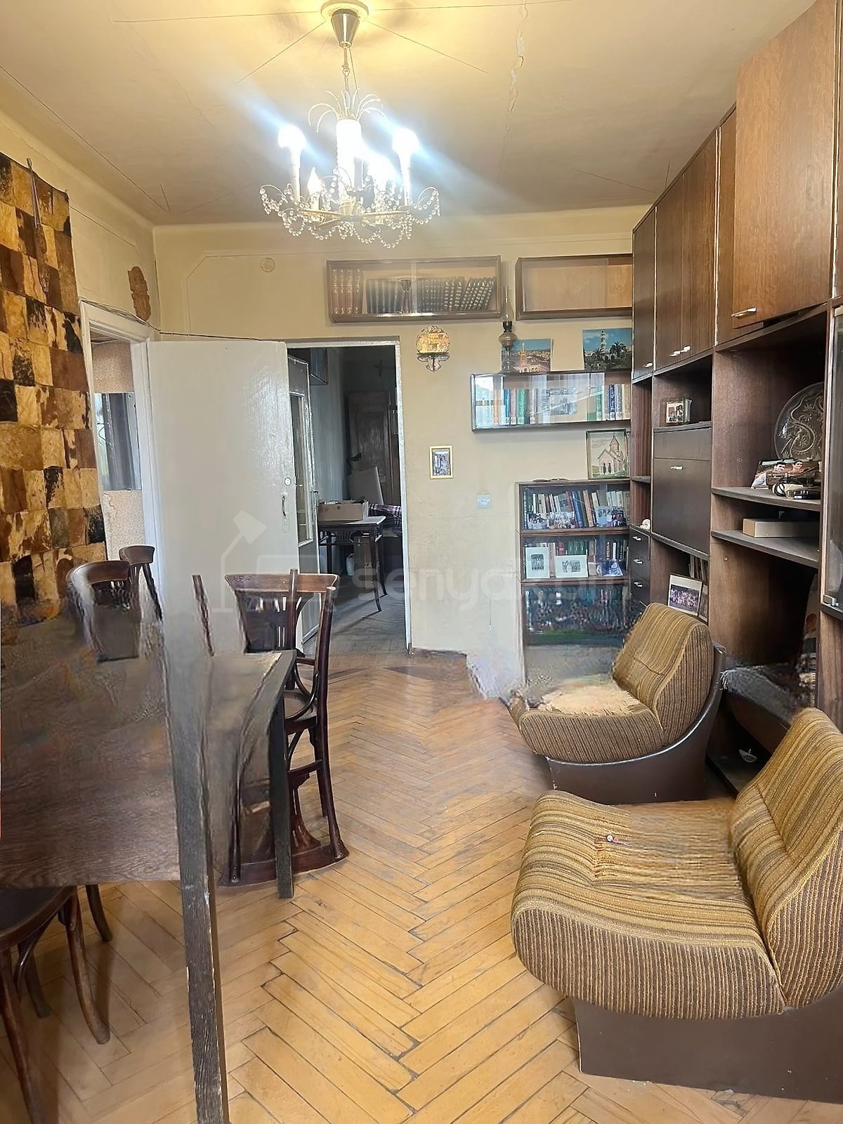 3 Սենյականոց Բնակարան Քարե Շենքում, 70քմ, 2/4 հարկ, Պետական Վիճակում