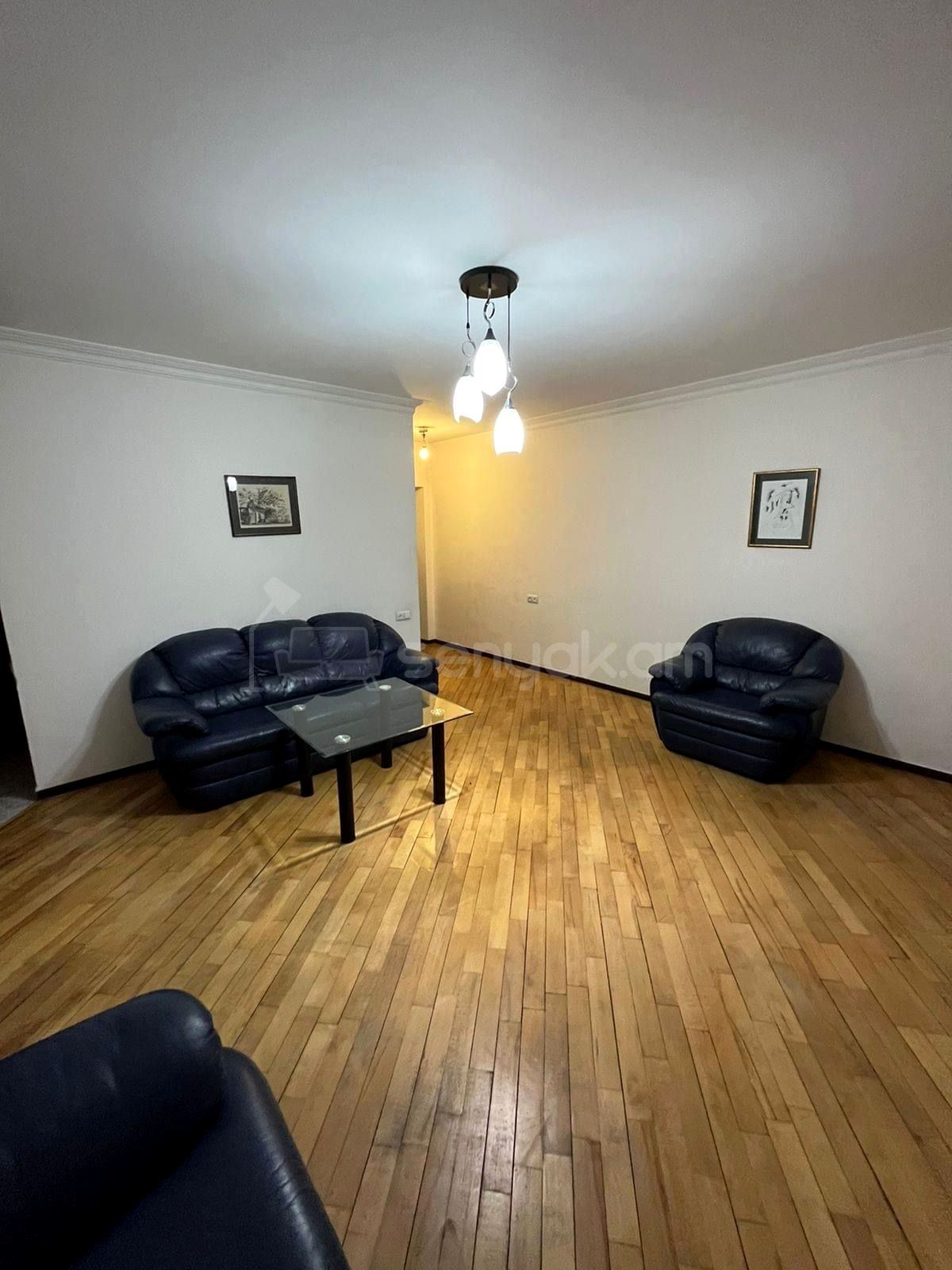 2 Սենյականոց Բնակարան Քարե Շենքում, 45քմ, 2/5 հարկ, Դիզայներական Վերանորոգված, Կահավորված, Արևկող