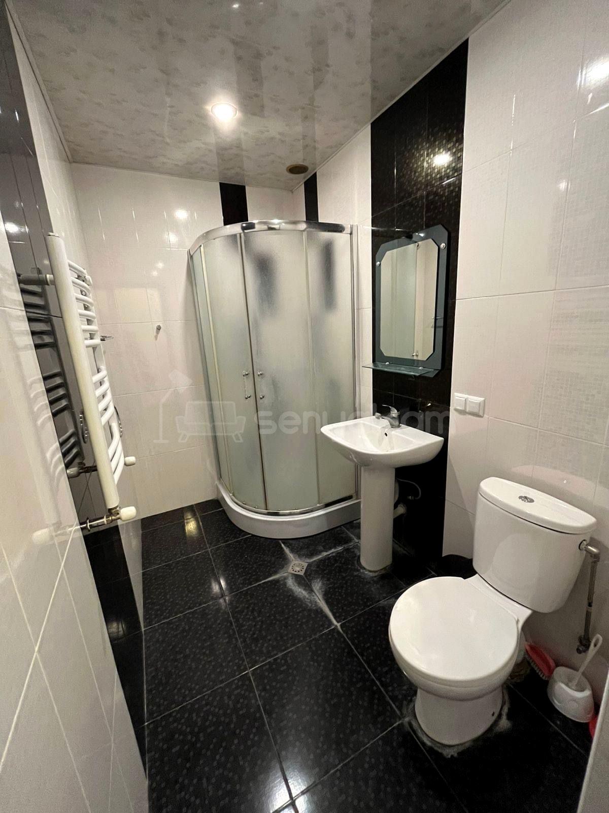 2 Սենյականոց Բնակարան Քարե Շենքում, 45քմ, 2/5 հարկ, Դիզայներական Վերանորոգված, Կահավորված, Արևկող