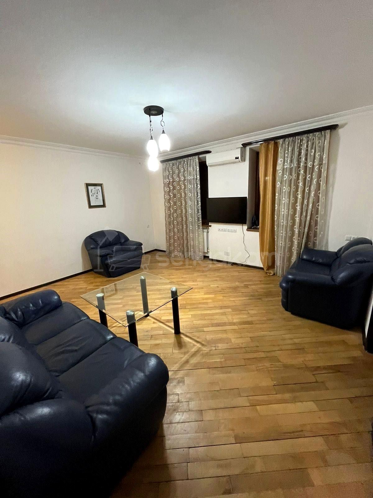 2 Սենյականոց Բնակարան Քարե Շենքում, 45քմ, 2/5 հարկ, Դիզայներական Վերանորոգված, Կահավորված, Արևկող