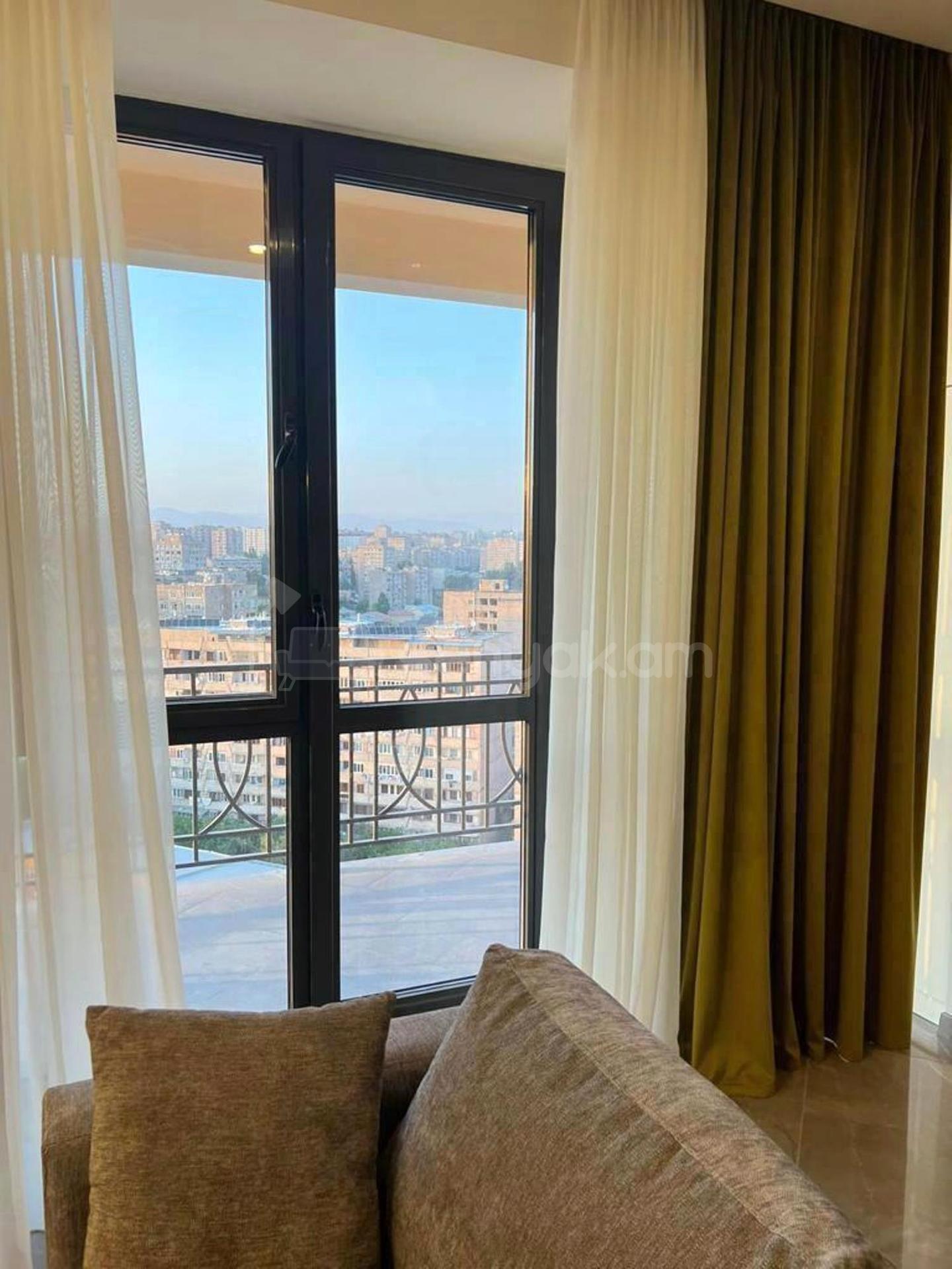 2 Սենյականոց Բնակարան, 70քմ, 13/15 հարկ, Դիզայներական Վերանորոգված, Կահավորված, Արևկող